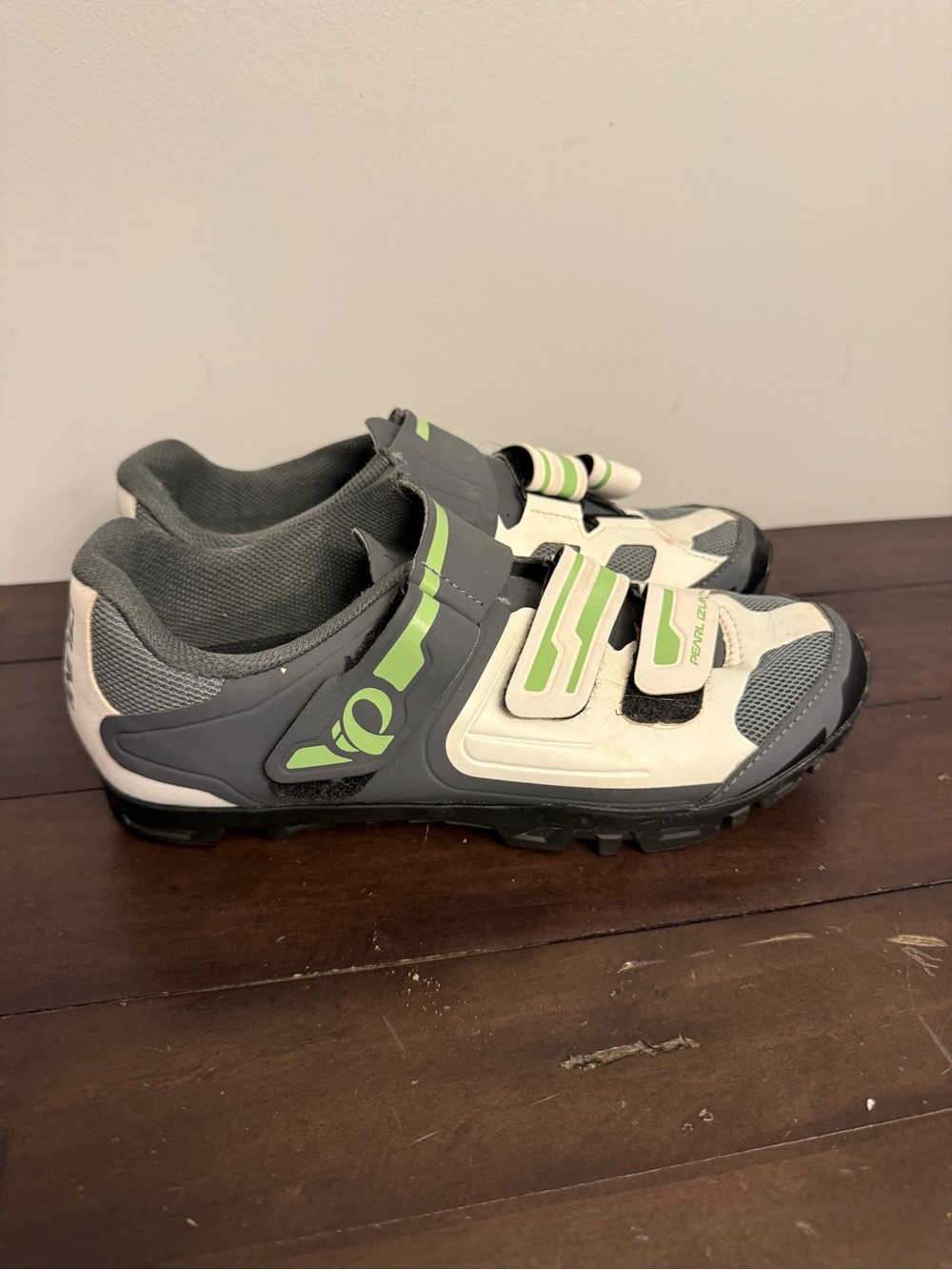 Pearl Izumi Women’s EU 41 Mountain Bike Cycling Shoes SPD Cleats